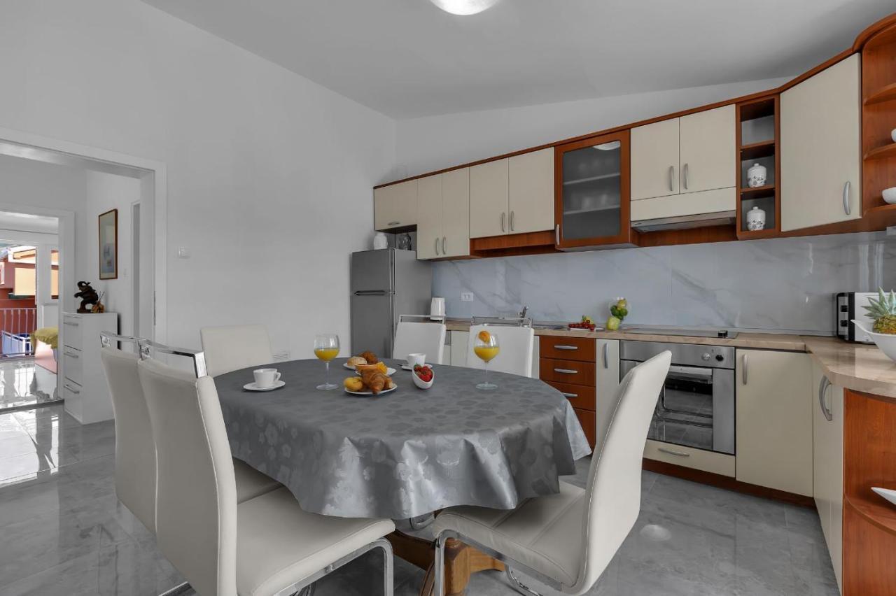Ana Apartment Makarska Bagian luar foto